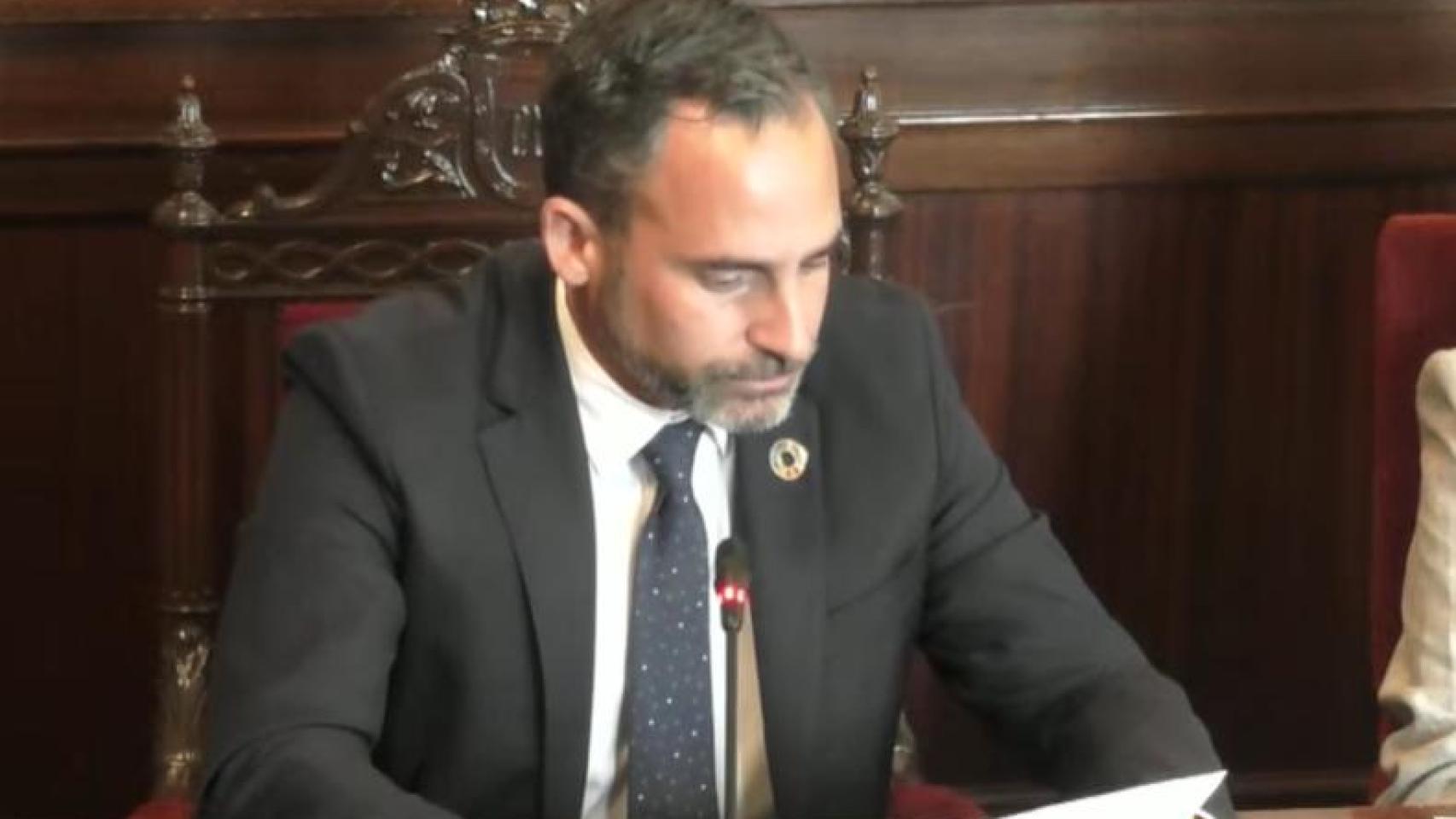 Dani Pérez lee su discurso.