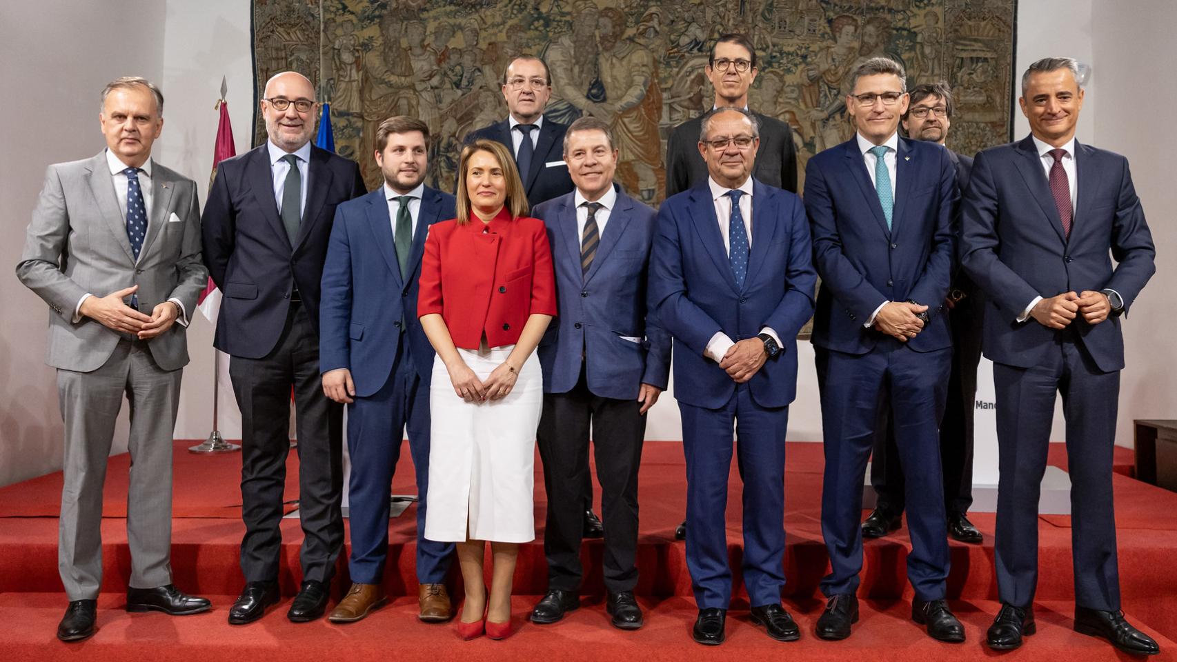 Acto de firma del protocolo de colaboración entre la Junta y las entidades financieras en el desarrollo del programa de ayudas para la adquisición de vivienda.