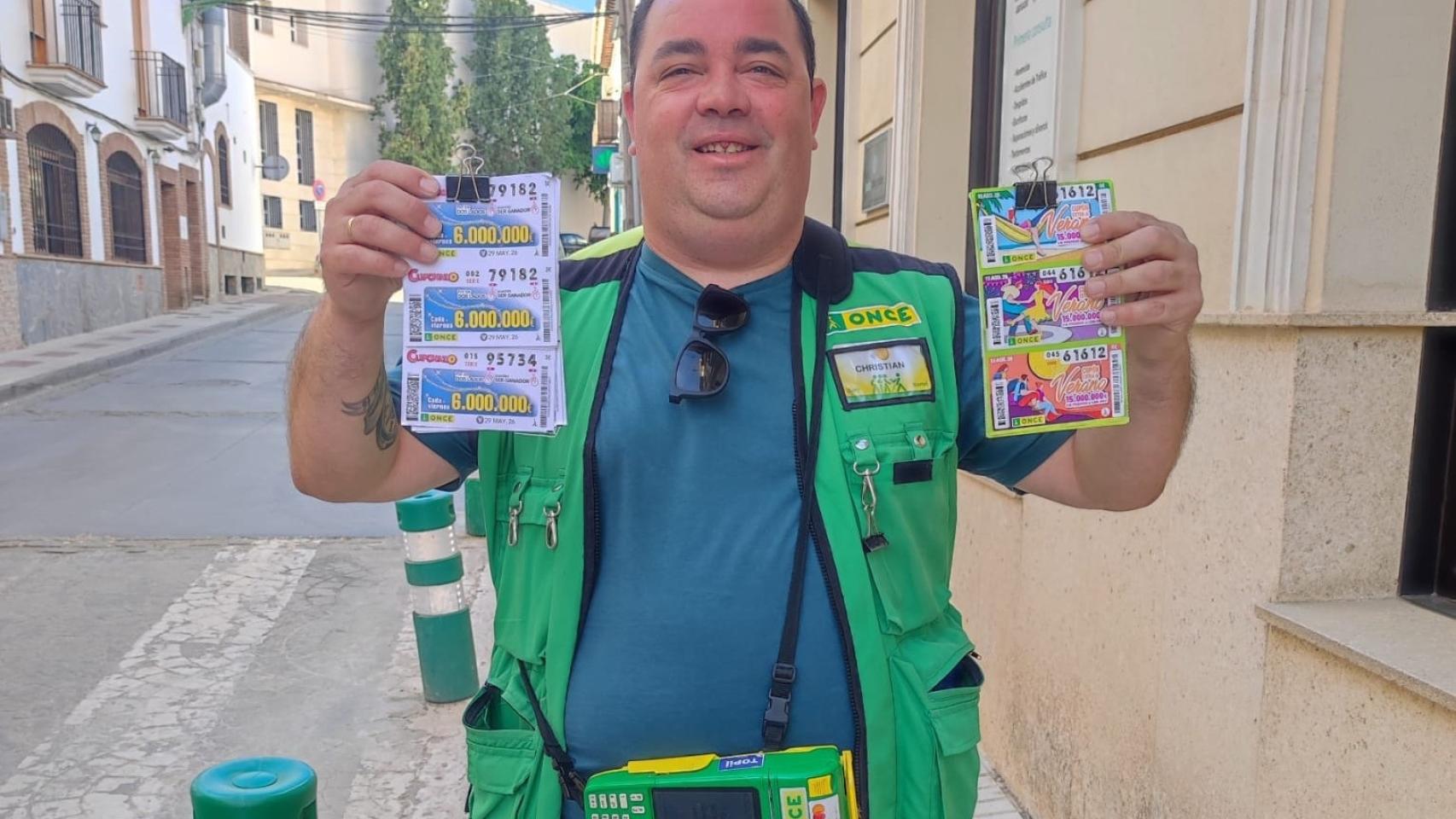 El vendedor de la ONCE Christian Morales.