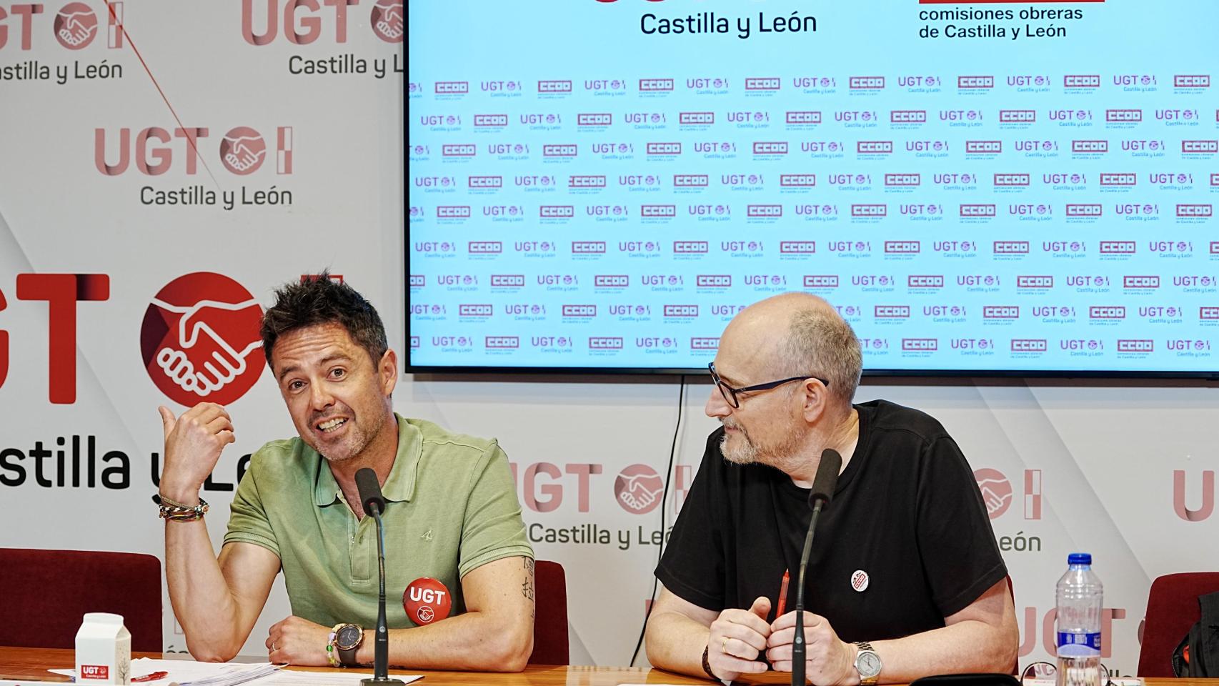 El secretario autonómico del sector de Enseñanza de UGT Servicios Públicos, José Antonio Sánchez, y el secretario general de la Federación de Enseñanza de CCOOCyL, José Antonio Alegre, en la una rueda de prensa sobre la negociación colectiva en el ámbito educativo 