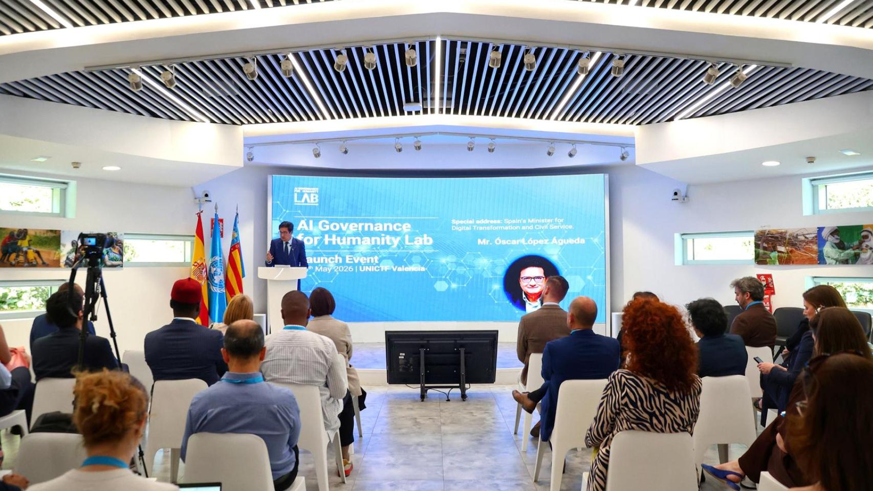 El ministro Óscar López, durante su comparecencia en el laboratorio de IA de la ONU.