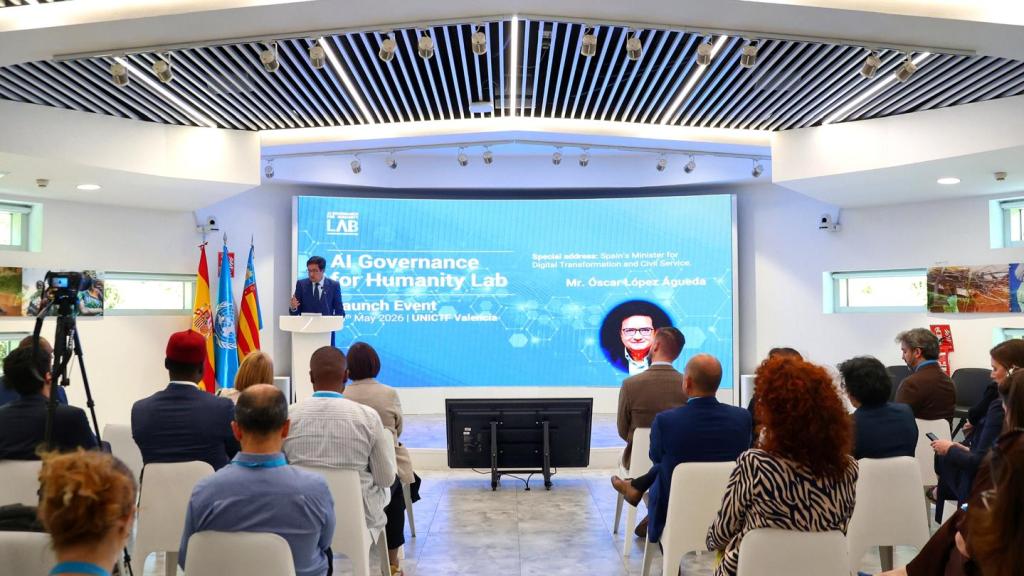 El ministro Óscar López, durante su comparecencia en el laboratorio de IA de la ONU.