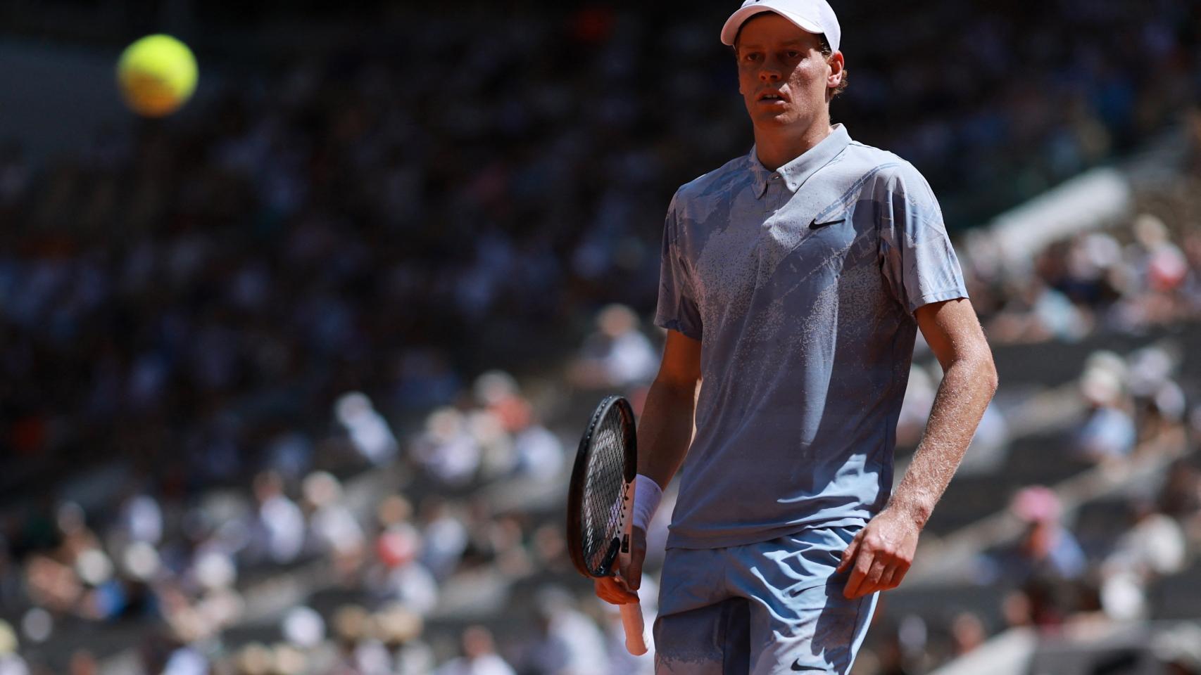 Jannik Sinner, durante el partido de segunda ronda de Roland Garros ante Cerúndolo.