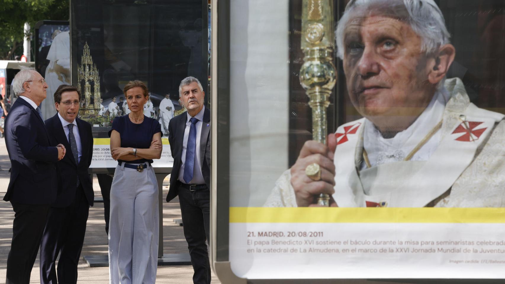 Almeida, durante la presentación de una exposición sobre los diferentes Papas que han venido a Madrid. 