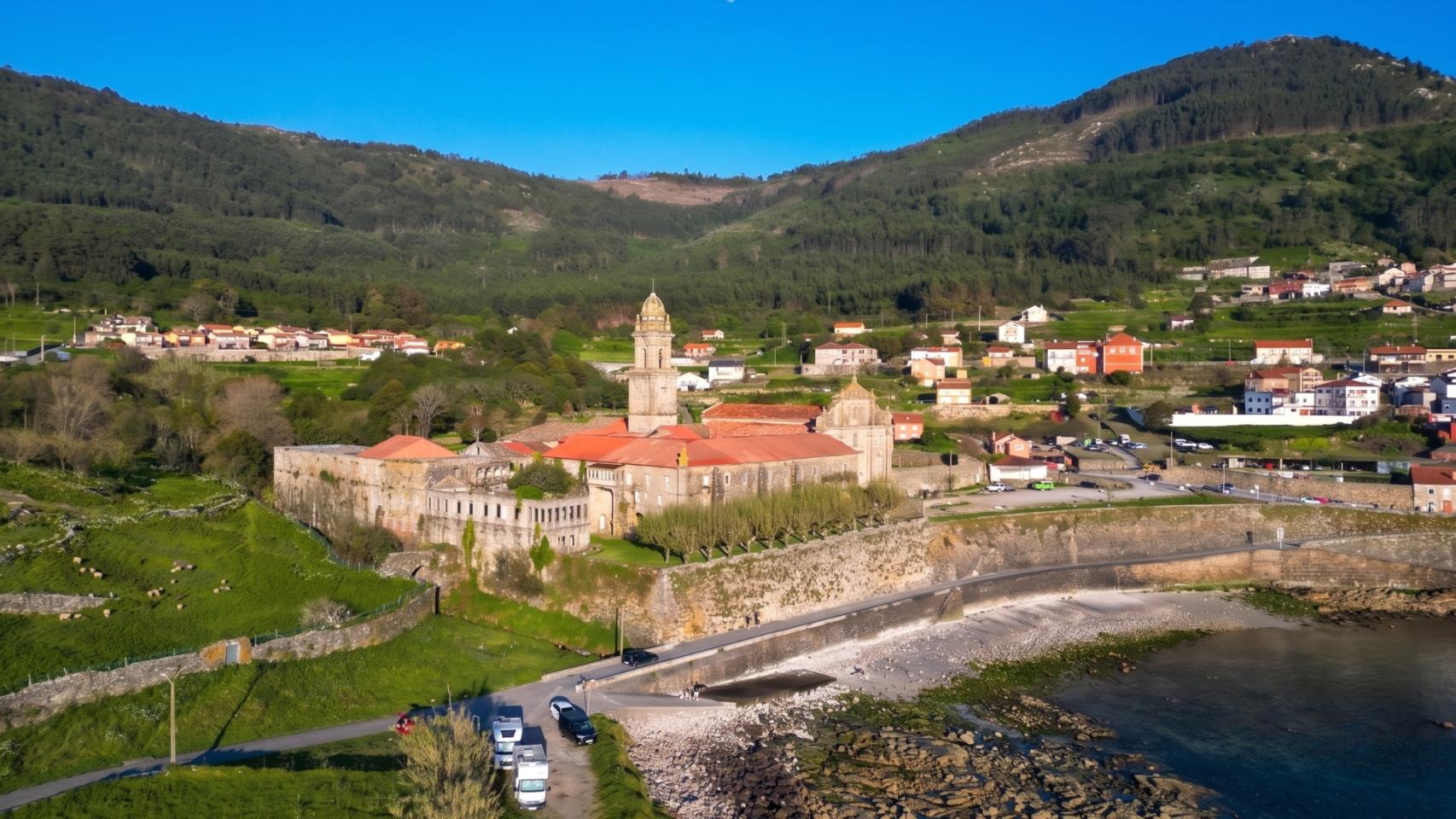Monasterio de Santa María de Oia (Pontevedra)