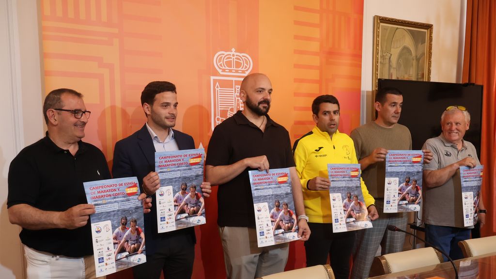 Presentación del Campeonato de España Maratón de Piragüismo en el Ayuntamiento de Zamora.