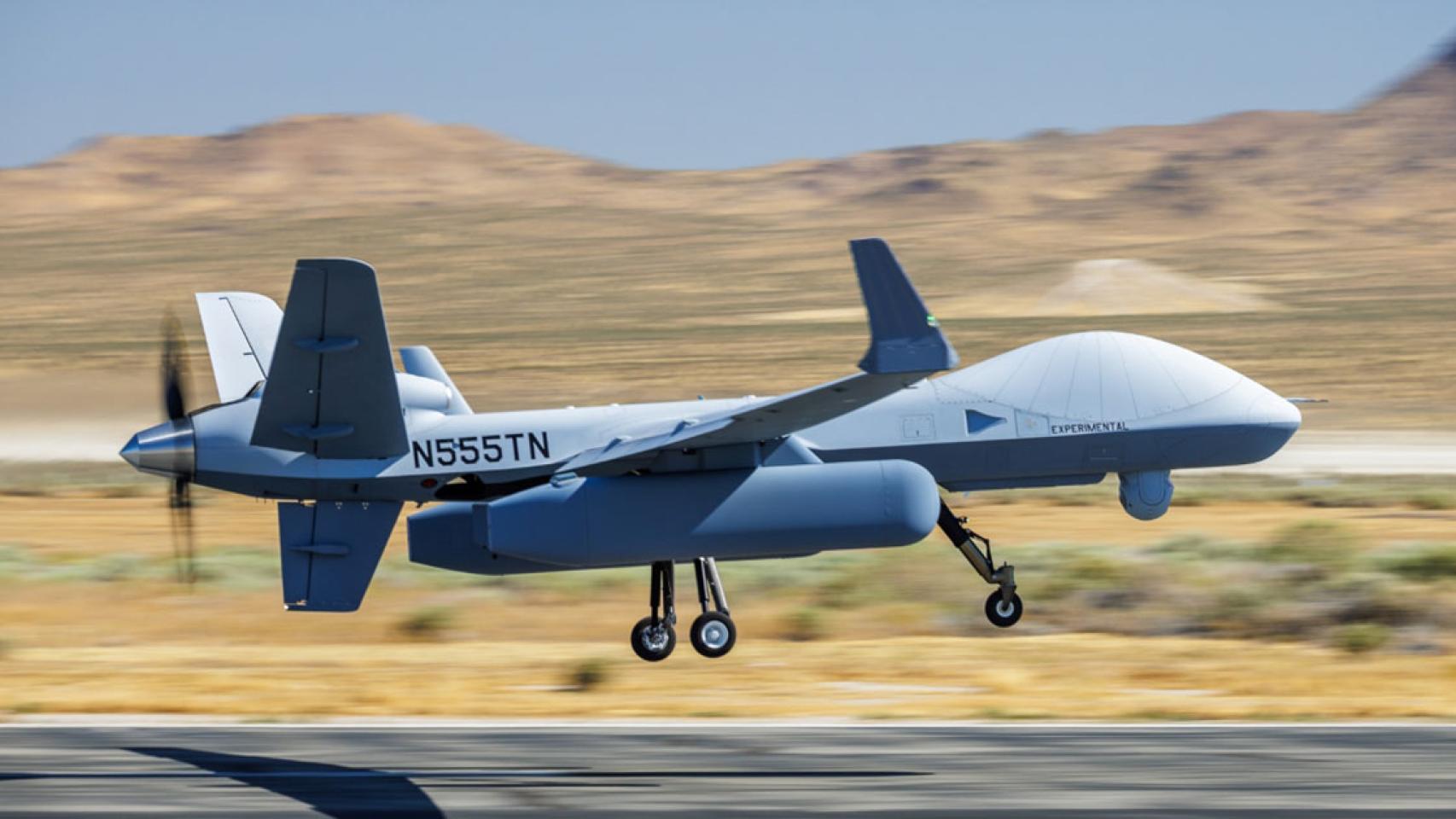 Primer vuelo del Predator B equipando radares de alerta temprana