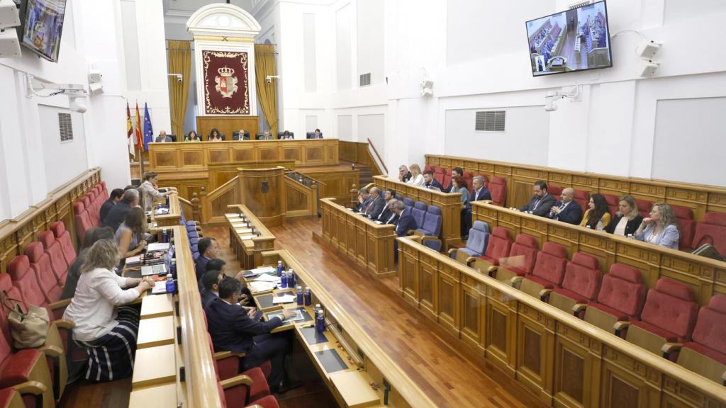 Pleno de las Cortes de este jueves. Foto: Cortes CLM. 