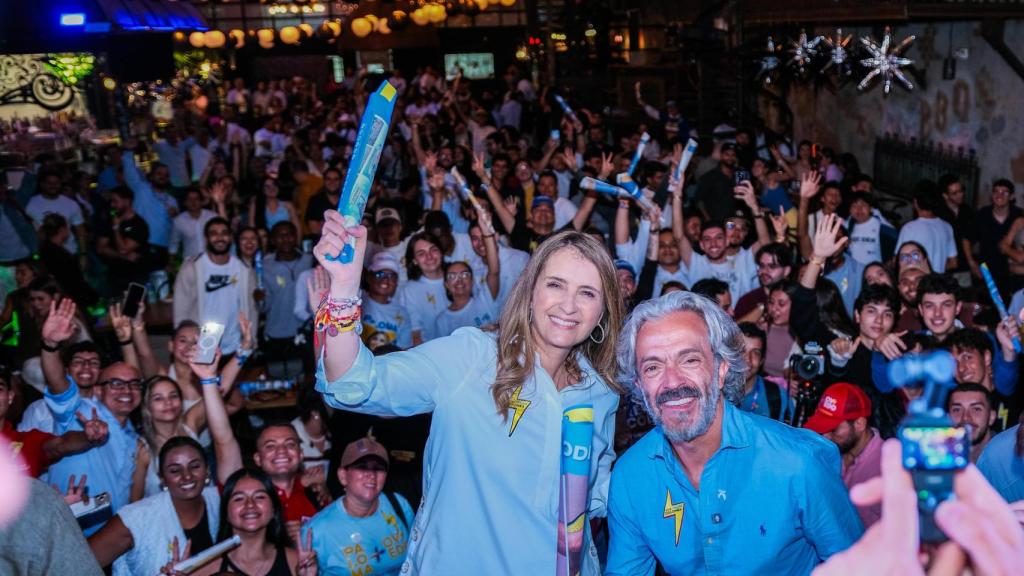 Paloma Valencia junto a su fórmula Juan Daniel Oviedo.