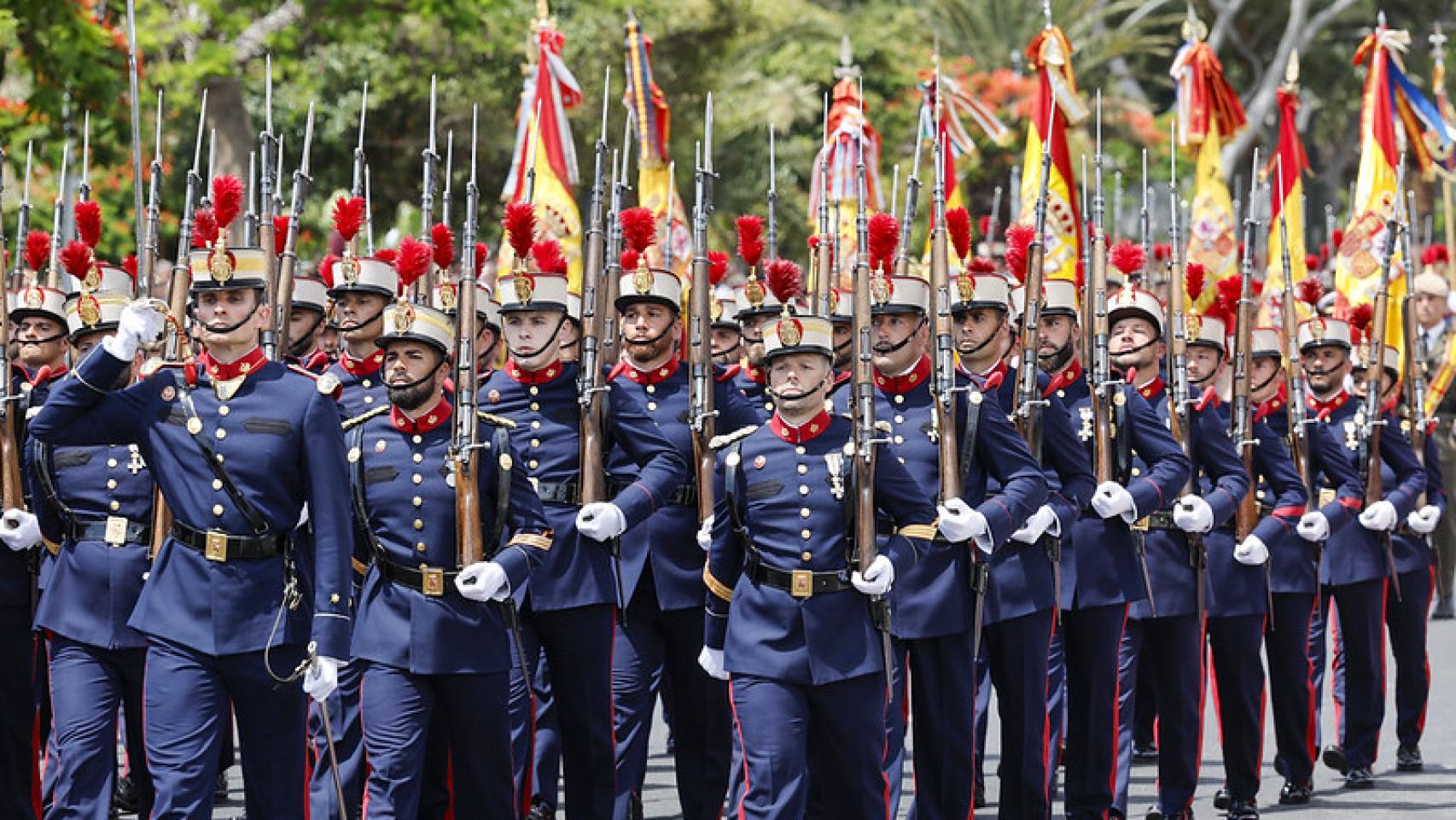 Desfile por el Día de las Fuerzas Armadas