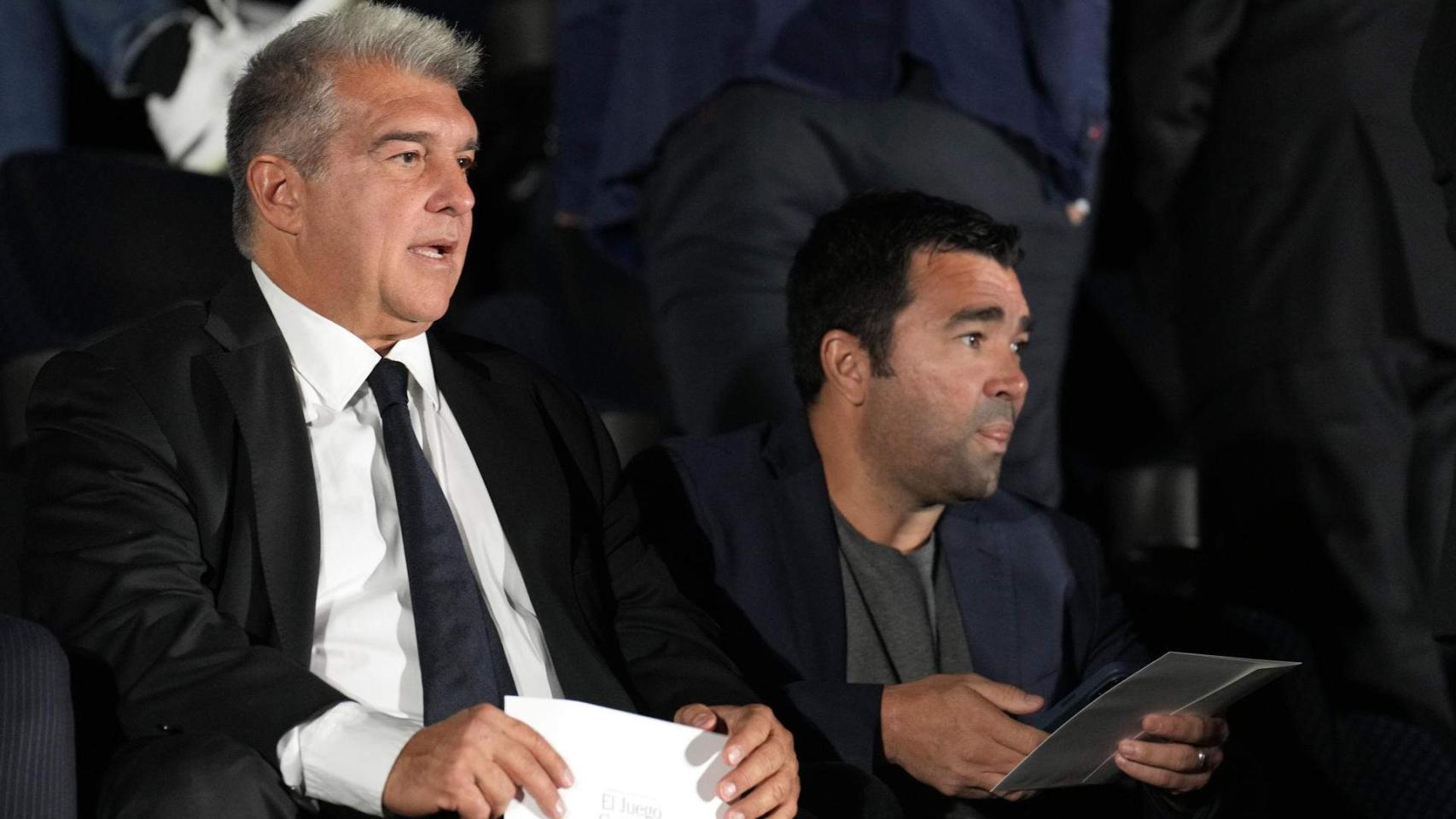 Joan Laporta y Deco, durante un acto institucional.