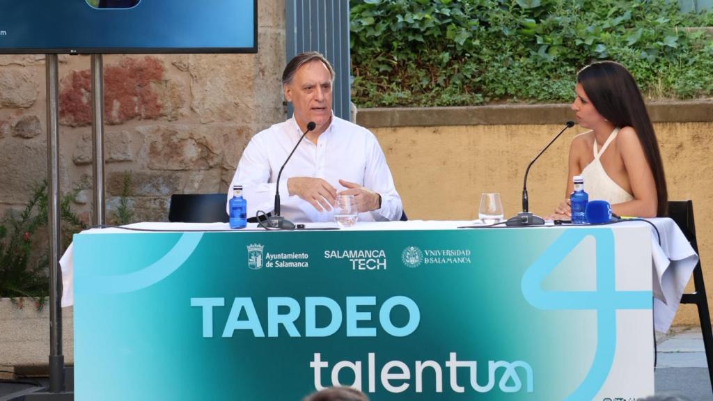 El alcalde de Salamanca, Carlos García Carbayo, durante la puesta en marcha de Talentum, la nueva iniciativa de Salamanca Tech