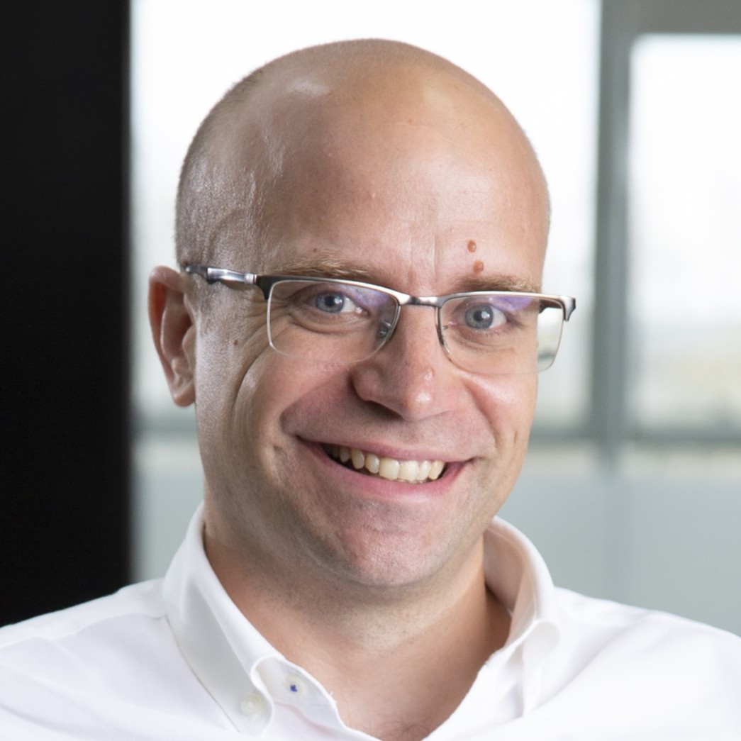 César Adán