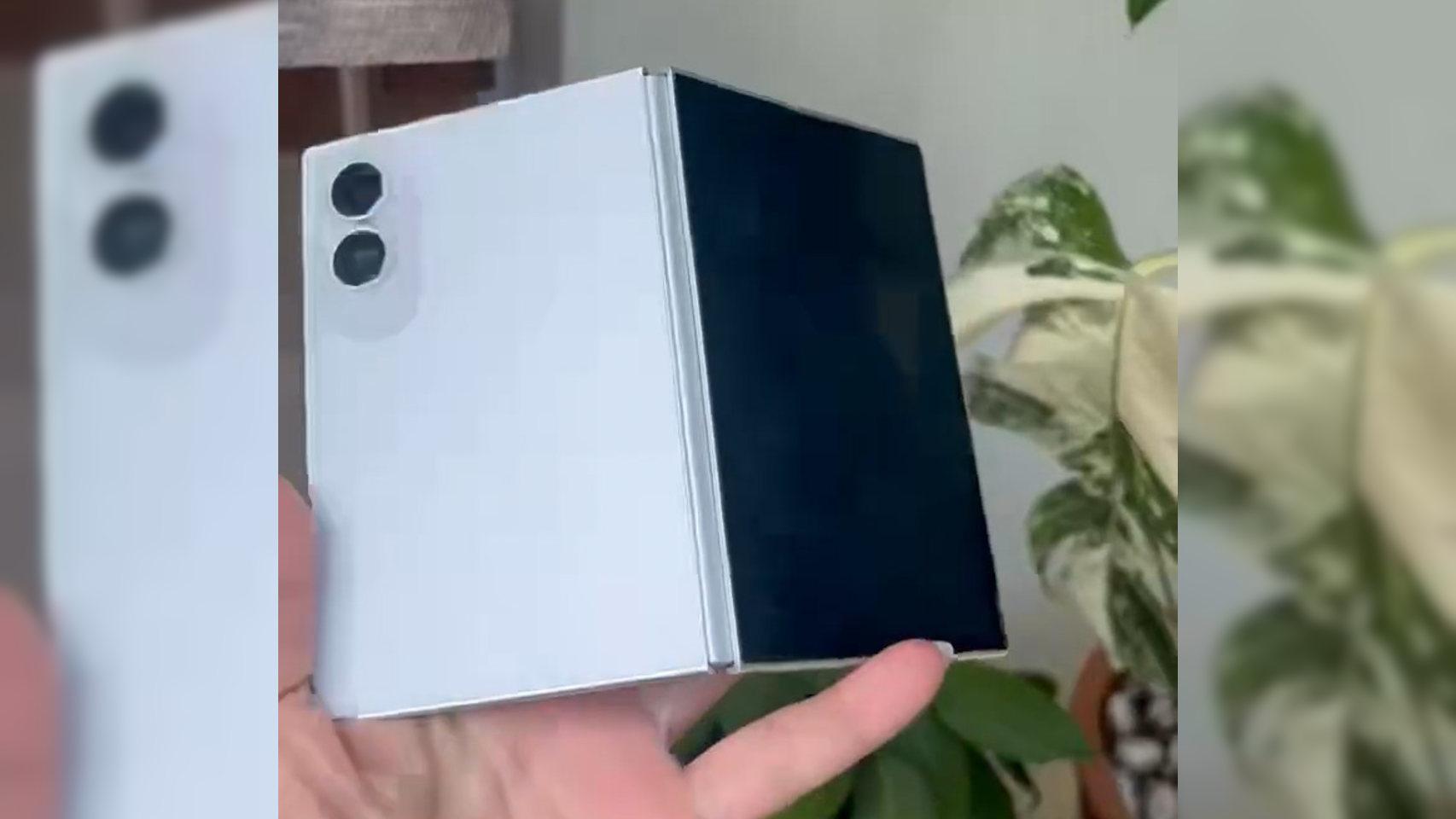 Maqueta del Samsung Galaxy Z Fold 8 Wide
