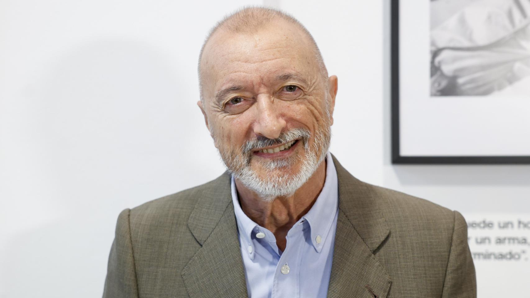 Arturo Pérez-Reverte, periodista, 74 años