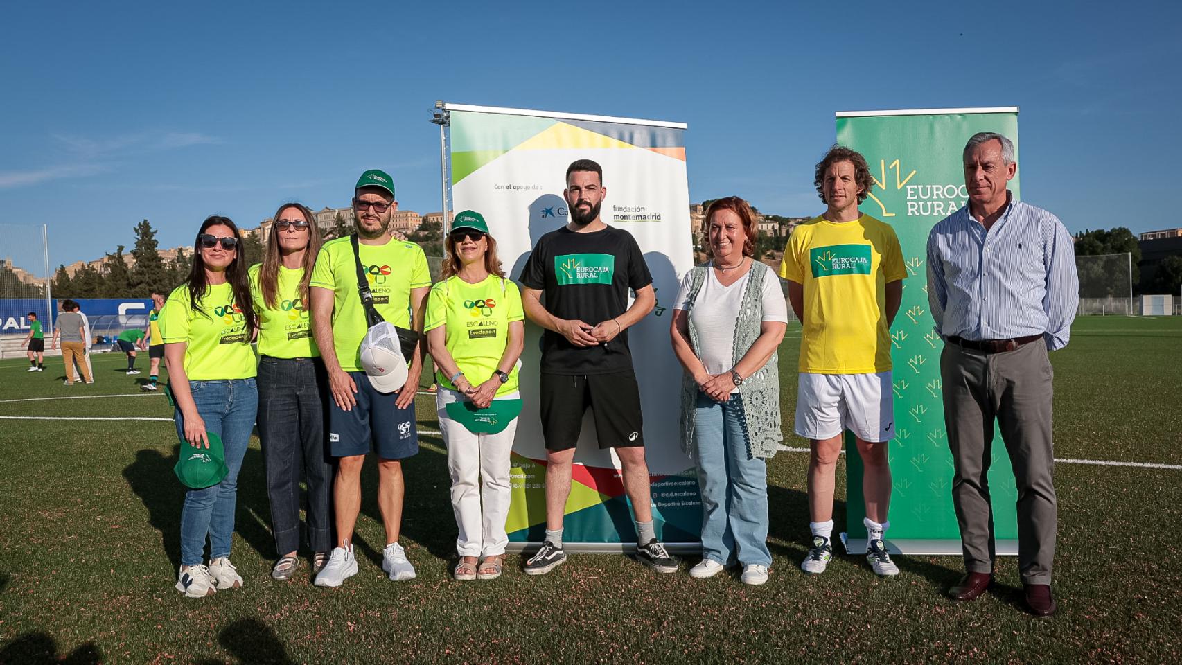 Políticos, periodistas, policías y trabajadores de Eurocaja Rural se visten de corto por una causa solidaria