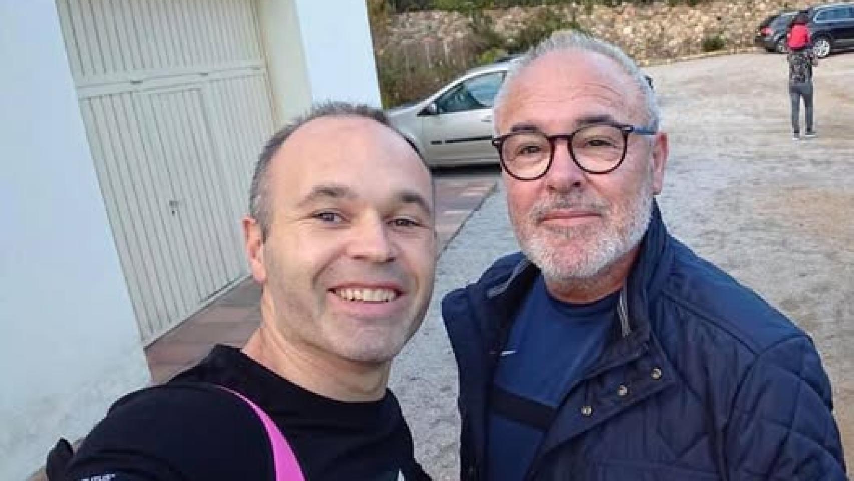 Andrés Iniesta junto a su padre. 