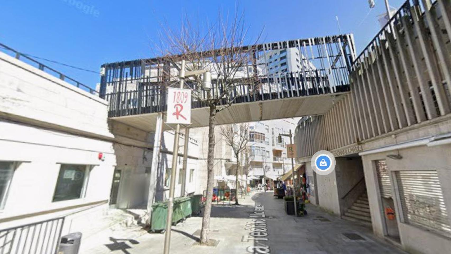 Pasarela sobre la calle Teófilo Llorente, Vigo