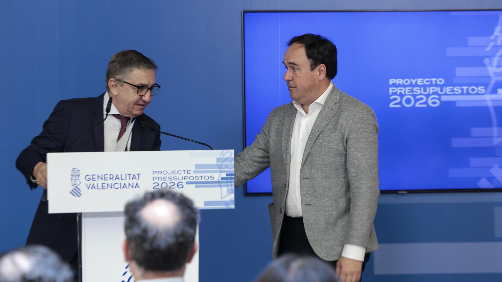 El conseller de Hacienda, José Antonio Rovira, y el presidente de la Generalitat, Juanfran Pérez Llorca, este viernes. EFE / Biel Aliño 