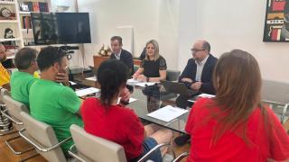 La consellera de Educación, Carmen Ortí, reunida este viernes con los sindicatos. EE