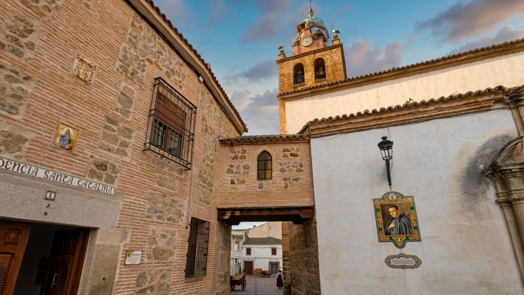 Plaza de España de El Puente del Arzobispo (Toledo).