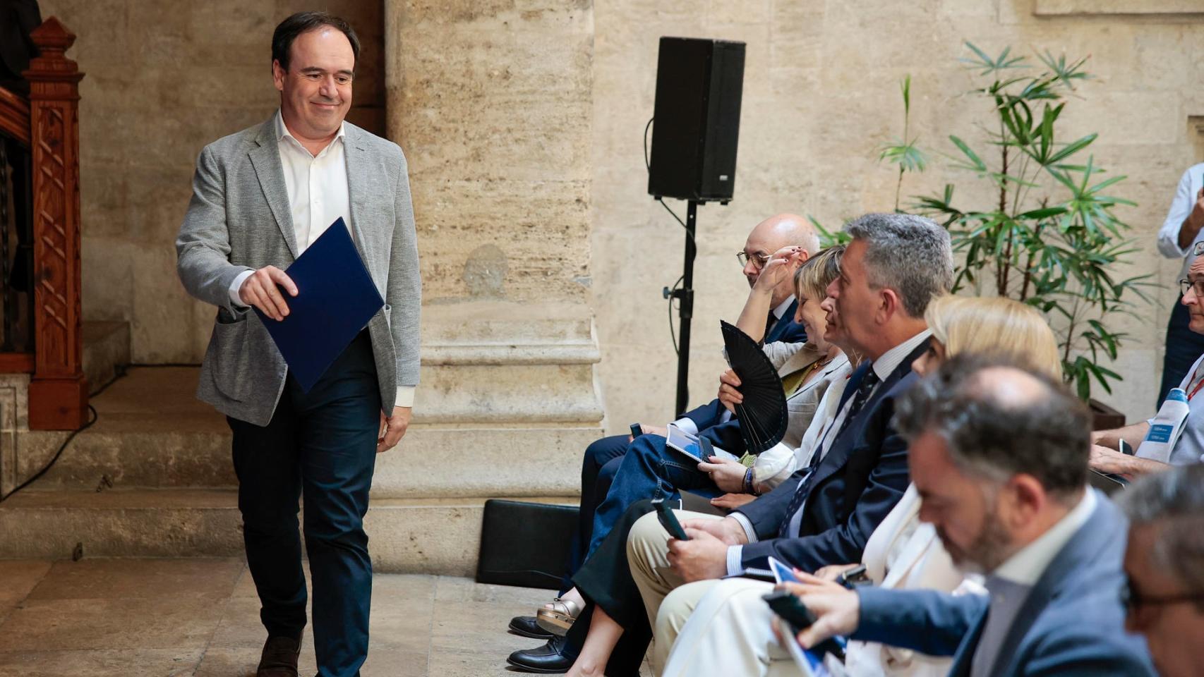 Juanfran Pérez Llorca, el pasado viernes durante la presentación de los presupuestos. Biel Aliño / EFE