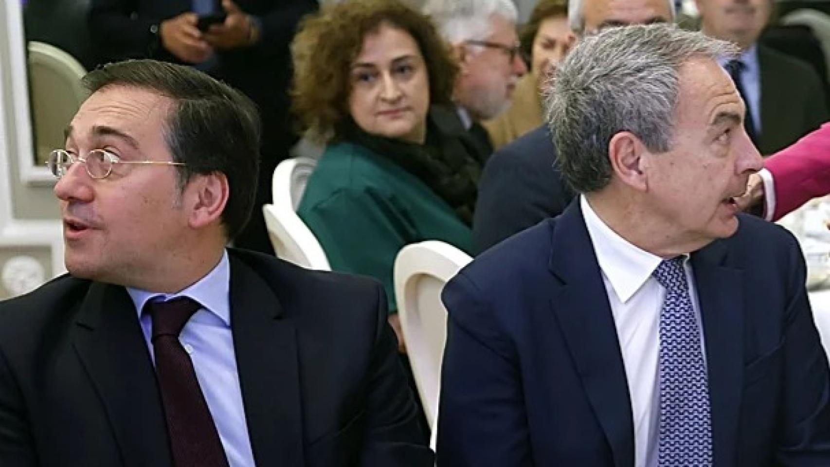José Manuel Albares, ministro de Exteriores, y el expresidente José Luis Rodríguez Zapatero, en un desayuno informativo.