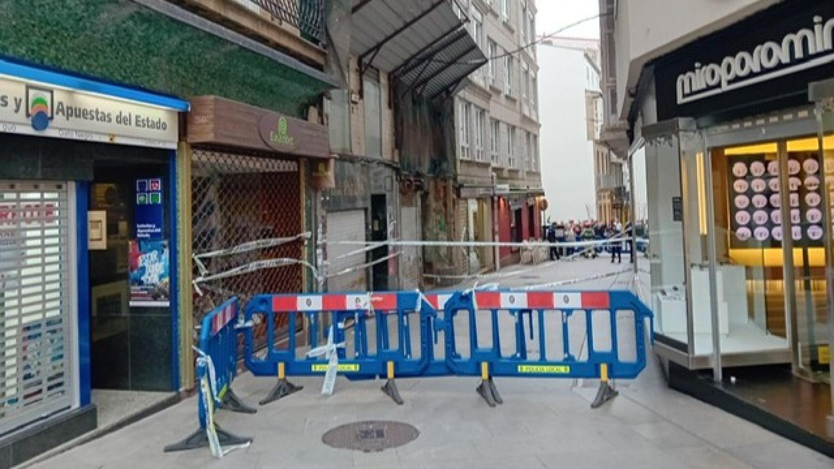 Calle San Nicolás cortada.
