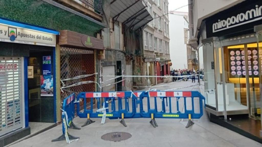 Calle San Nicolás cortada.
