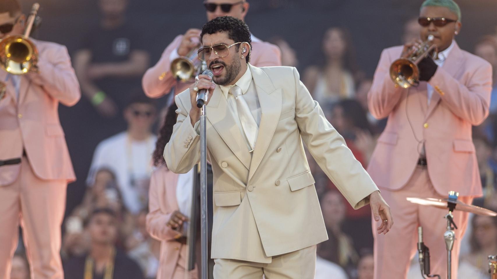 Bad Bunny durante su concierto en Barcelona.