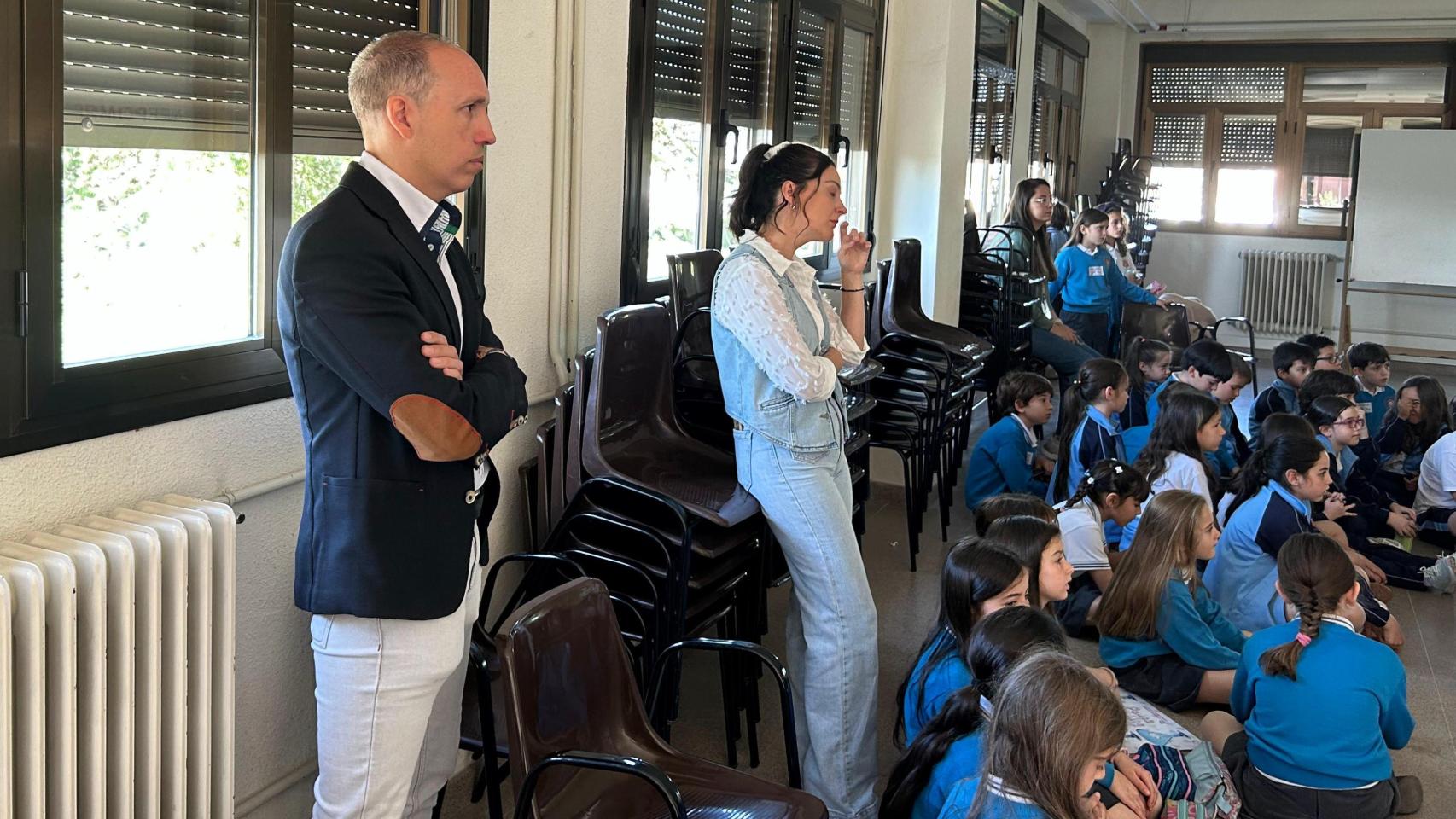 El vicepresidente segundo de la Diputación de Toledo, Daniel Arias, en un colegio de la provincia.