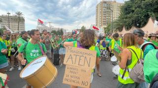 Concentración de profesores este domingo a las puertas de la Conselleria de Educación,en València.