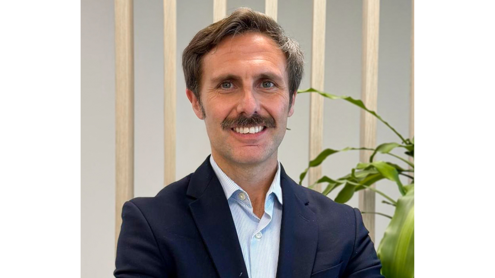 Julio César González