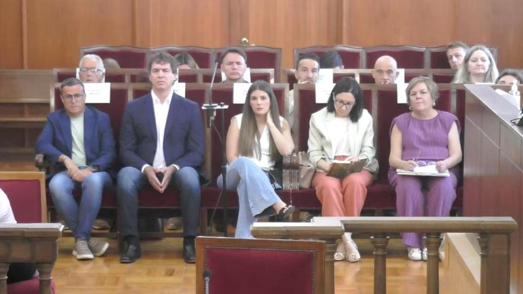 David Sánchez (d) junto a Miguel Ángel Gallardo (i) en el banquillo de los acusados de la Audiencia de Badajoz.