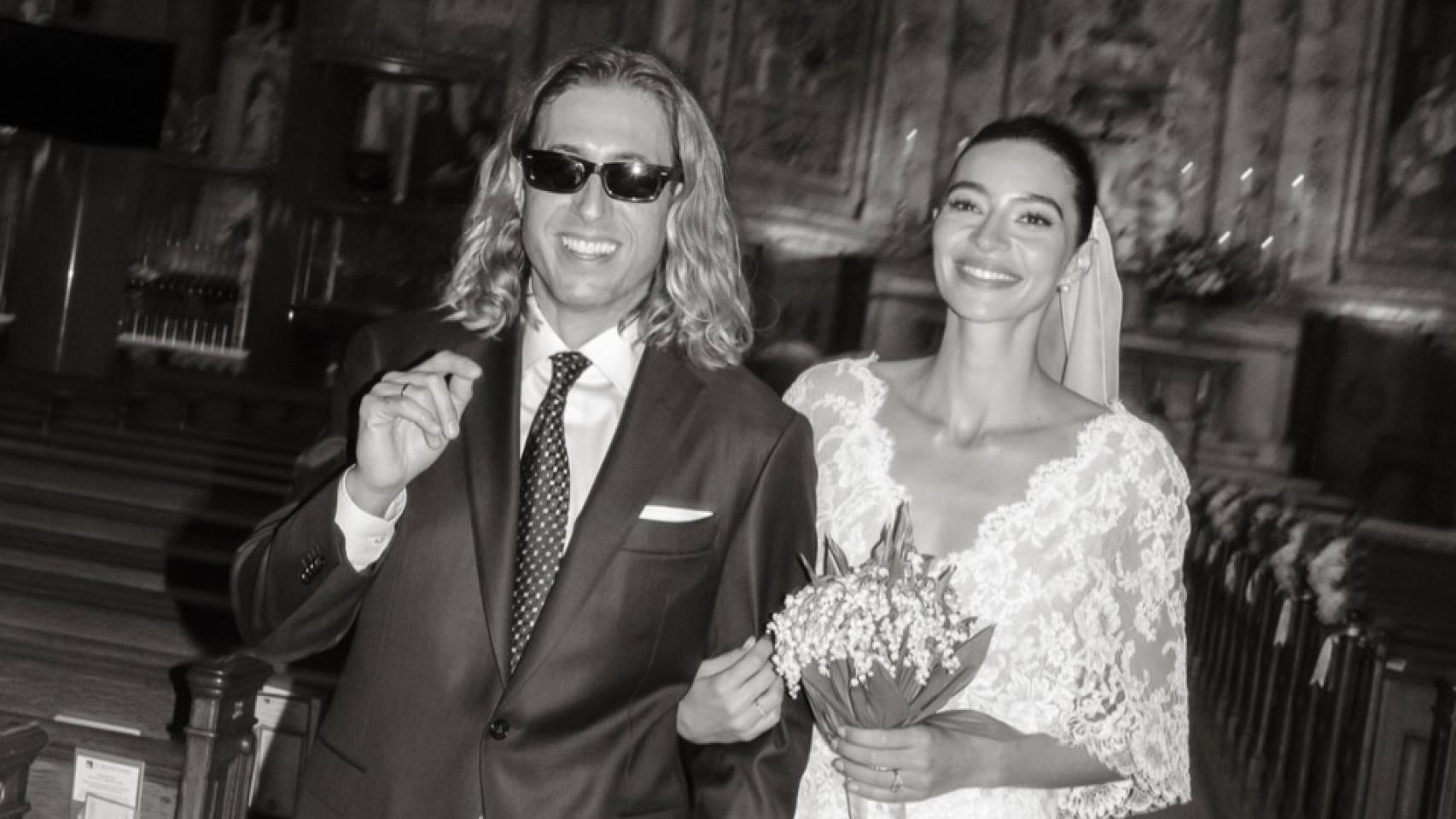 Rocío Crusset y su flamante, marido, Charlie Schein, tras contraer matrimonio. 