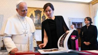 La presidenta Díaz Ayuso acude a una audiencia con su Santidad el Papa León XIV en El Vaticano. 