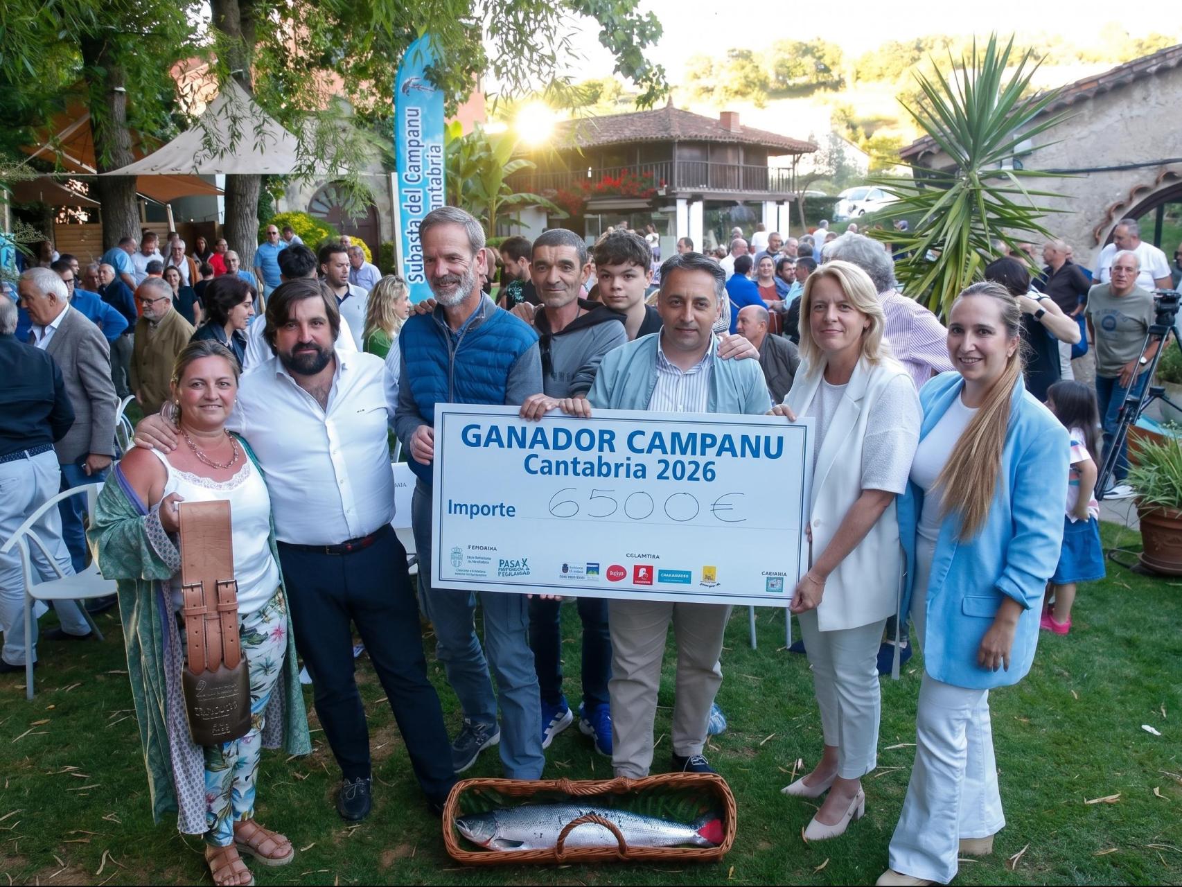 Los compradores del 'campanu'. 