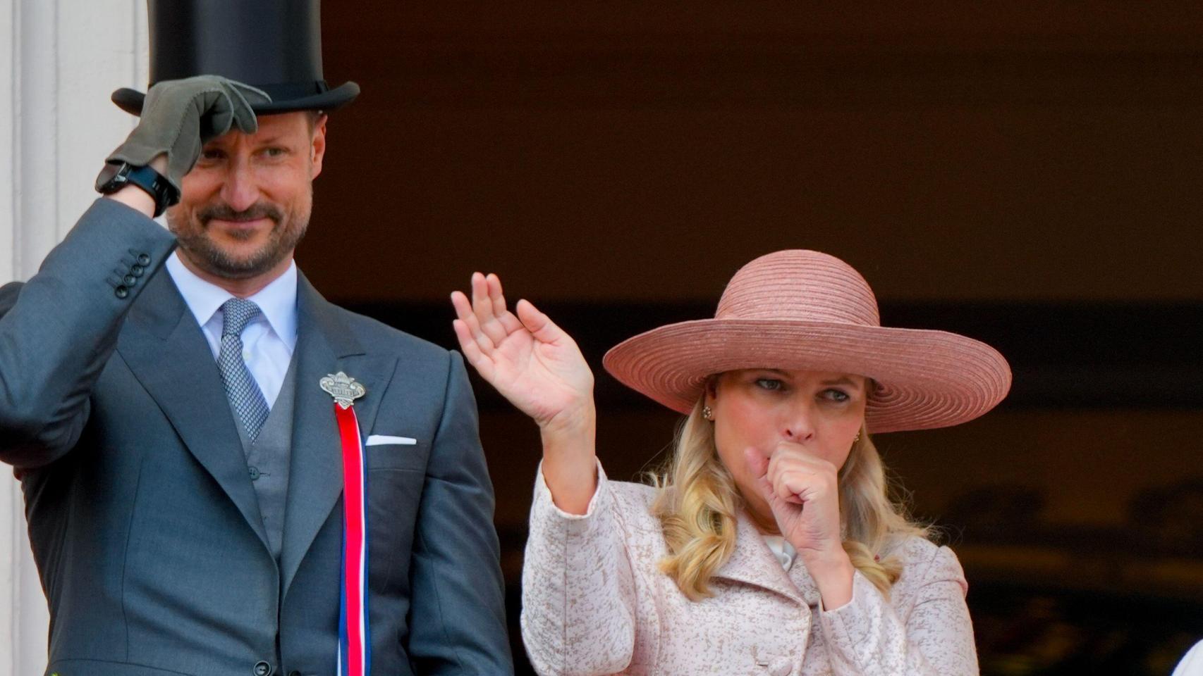 Haakon de Noruega y Mette-Marit.