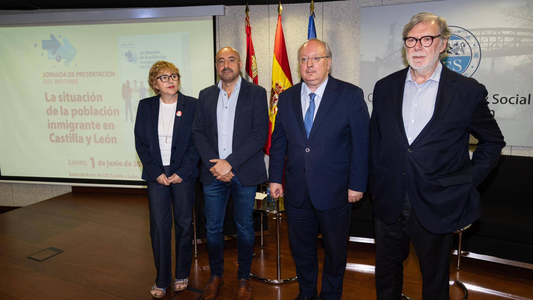 La secretaria general de CC.OO. CyL, Ana Fernández, el secretario general de UGT CyL, Óscar Lobo, el presidente del CES, Enrique Cabero, y el presidente de CEOE CyL, Santiago Aparicio, durante la presentación del informe, este lunes 