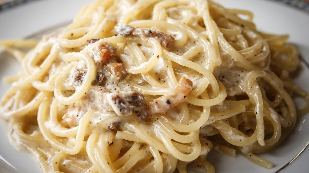 Un plato de pasta.