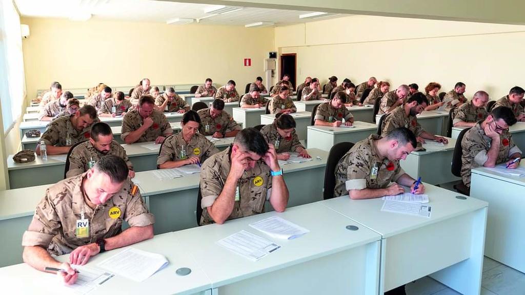 Un ciclo de reservistas voluntarios en una clase preparatoria.