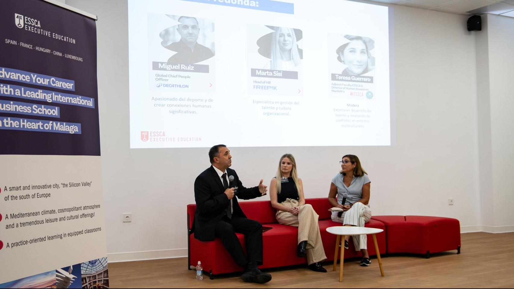 Un evento con expertos en recursos humanos celebrado anteriormente en Essca en Málaga. 