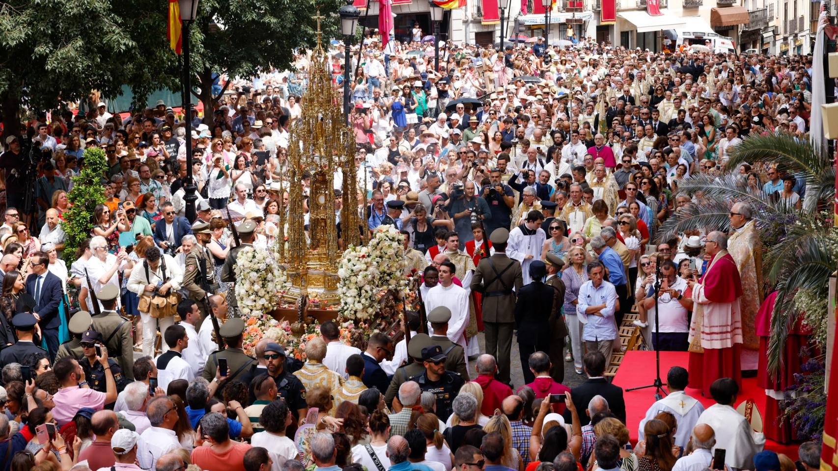 Imagen de la procesión del Corpus Christi a su paso por Zocodover.