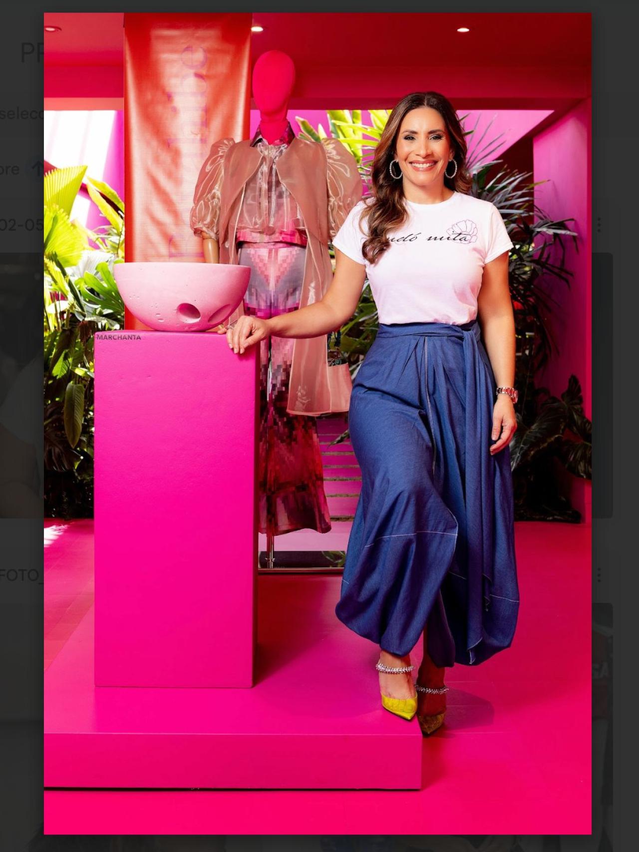 Karina, en la galería durante la temporada 4, cuando se transformó en rosa en honor a la Rosa de Bayahíbe.