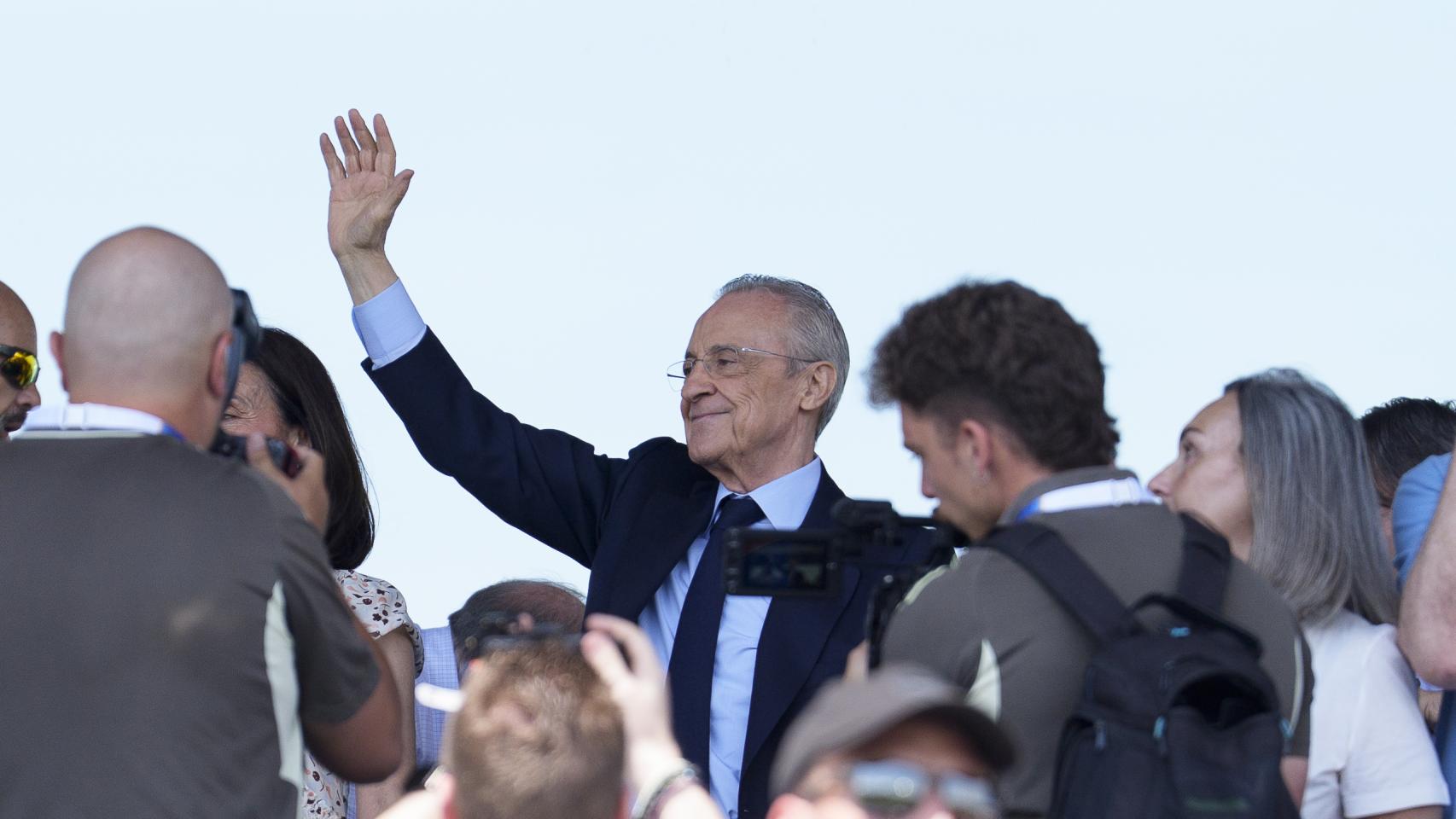 Florentino Pérez, asistiendo a un partido en el estadio Di Stéfano.