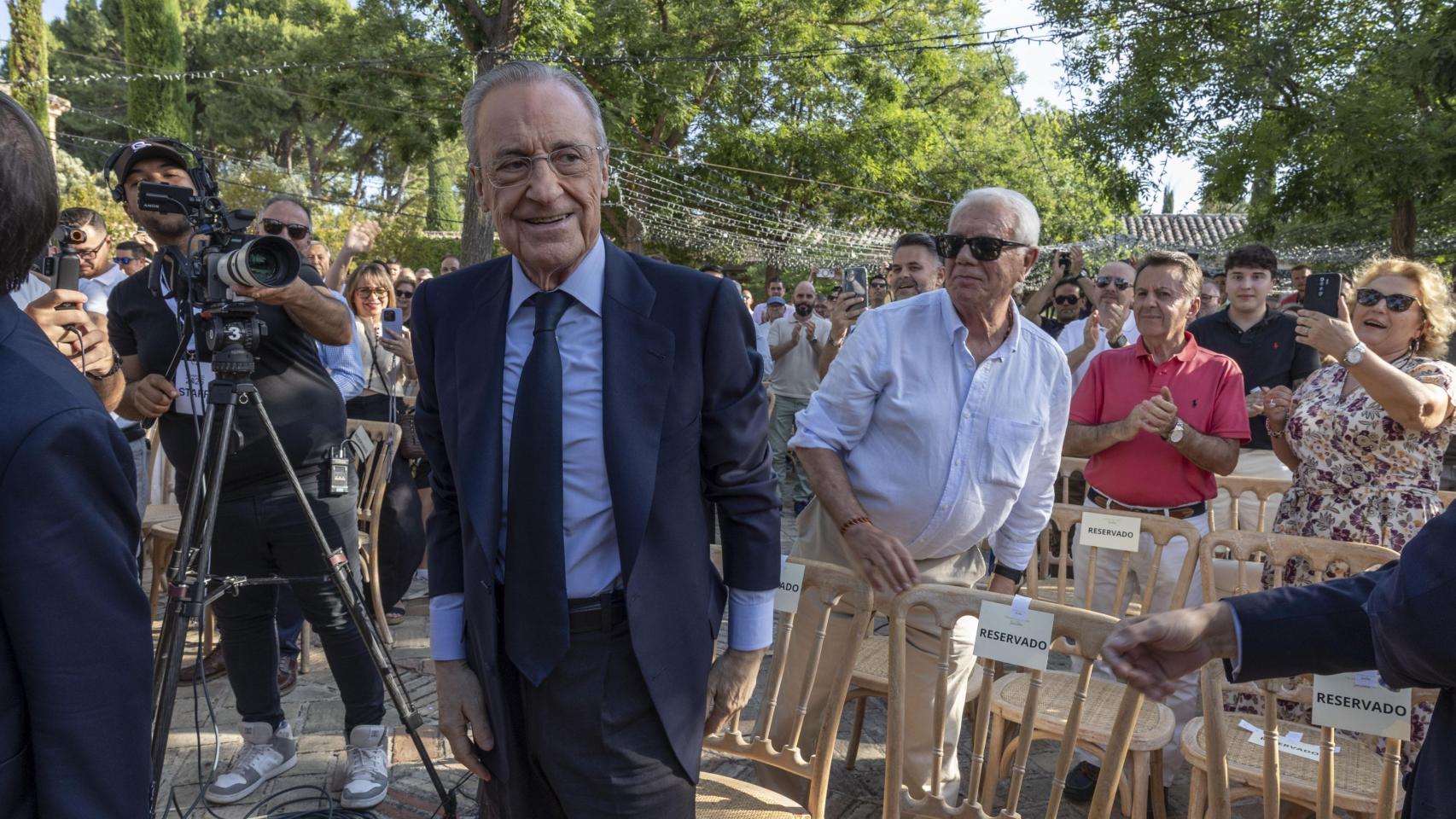 Florentino Pérez, en su encuentro con las peñas y los socios en Toledo.