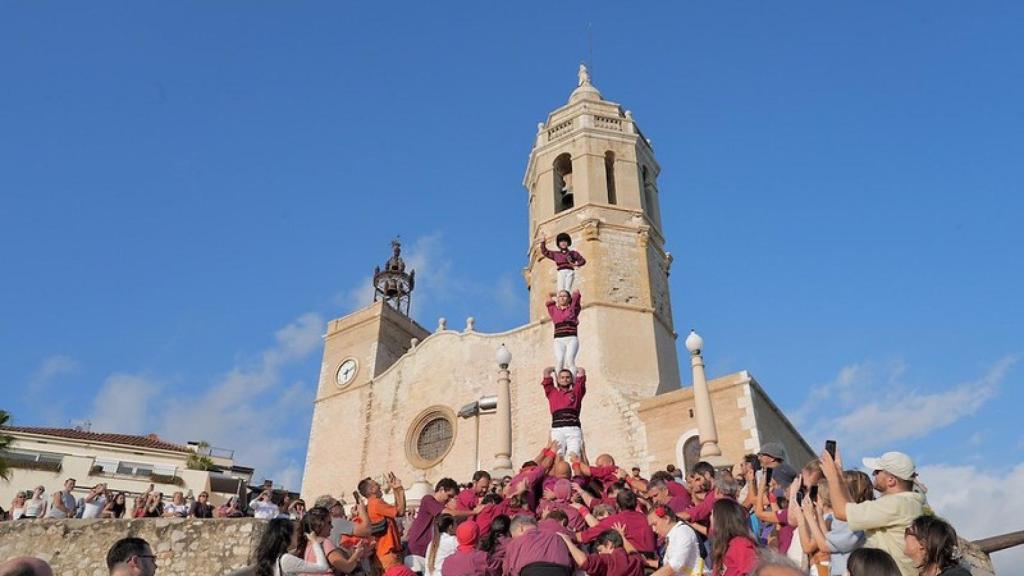 Los castellers durante las Fiestas de Santa Tecla en Sitges.