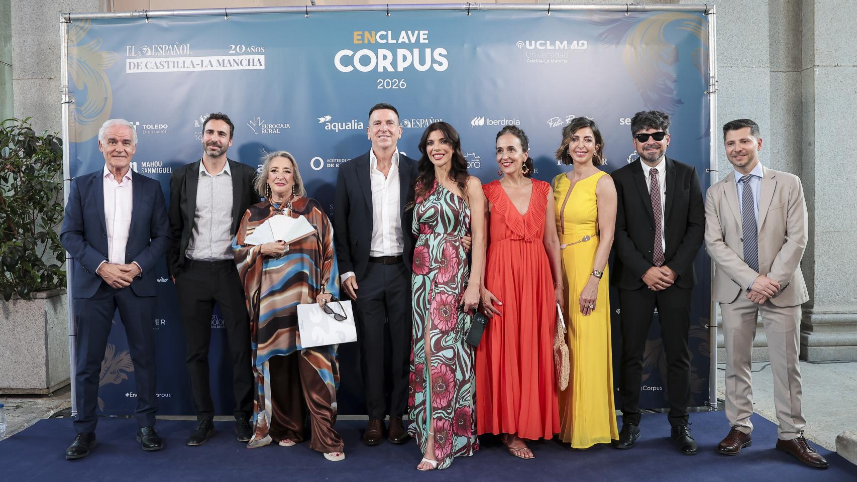 Políticos, empresarios o conocidos periodistas brillan en el photocall del Enclave Corpus 2026 