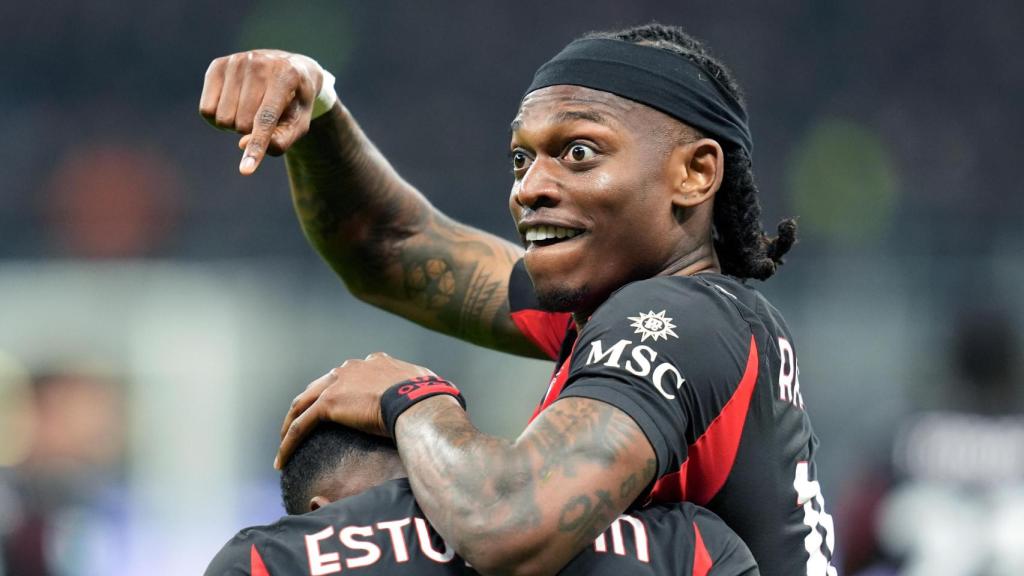Rafael Leao, celebrando un gol con el AC Milan.