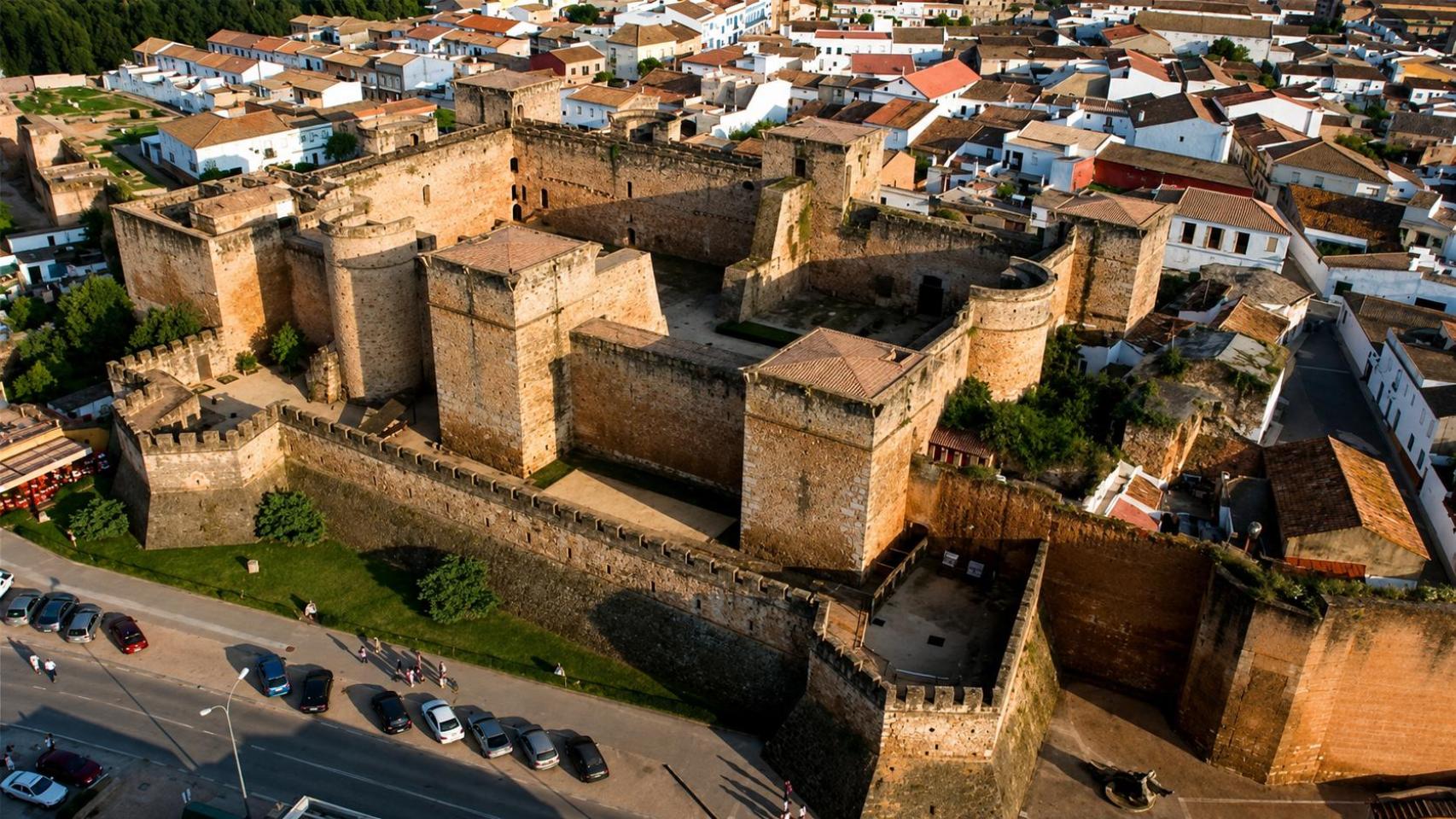 Niebla, el pueblo amurallado de Huelva.